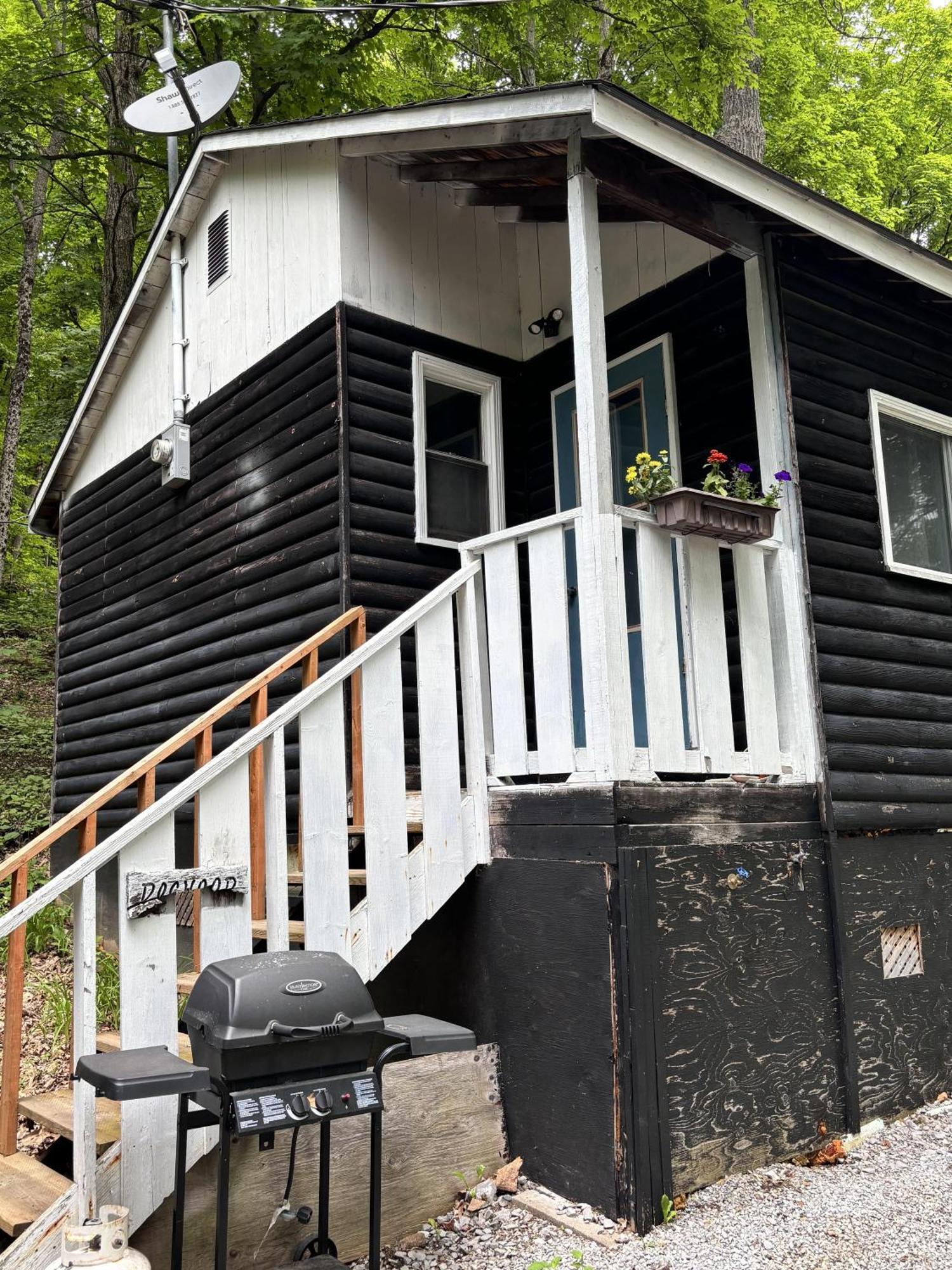 Lakefront Hideaway Resort Kawartha Lakes Buitenkant foto