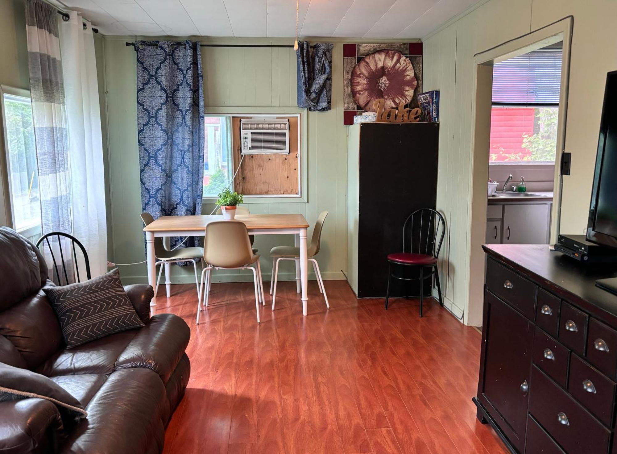 Lakefront Hideaway Resort Kawartha Lakes Kamer foto