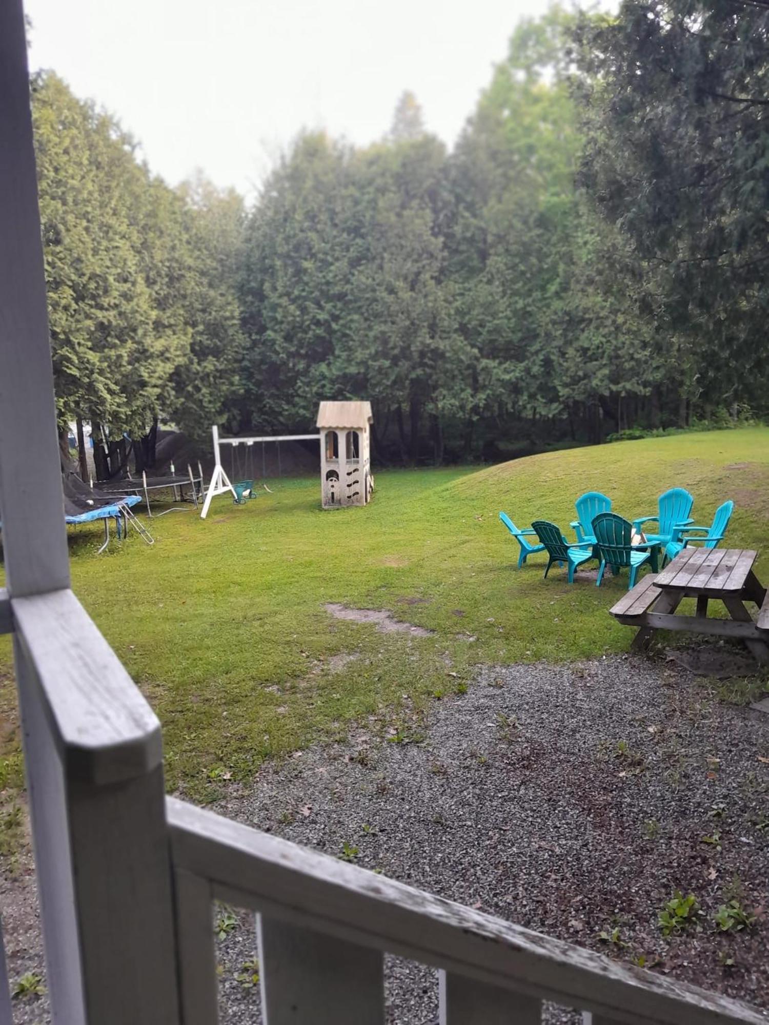 Lakefront Hideaway Resort Kawartha Lakes Buitenkant foto